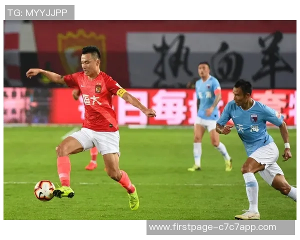 广州恒大迎战香港球队展现足球激情与实力的巅峰对决